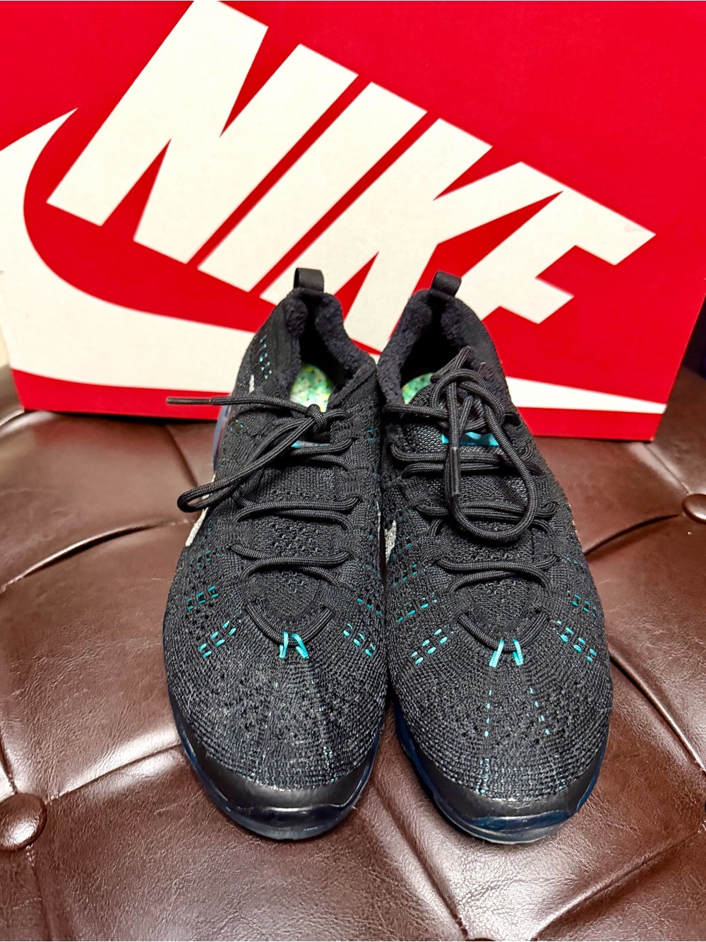 Nike women Black Knit Running Shoes with Teal Stitching